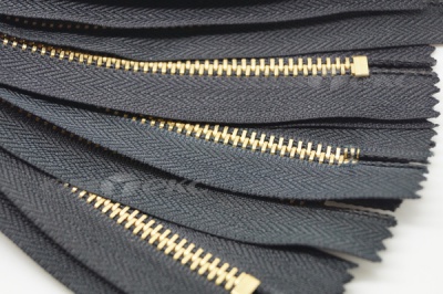 18см молнии джинсовые №322 черный авт. т4 латунь - купить в Набережных Челнах. Цена: 28.62 руб.